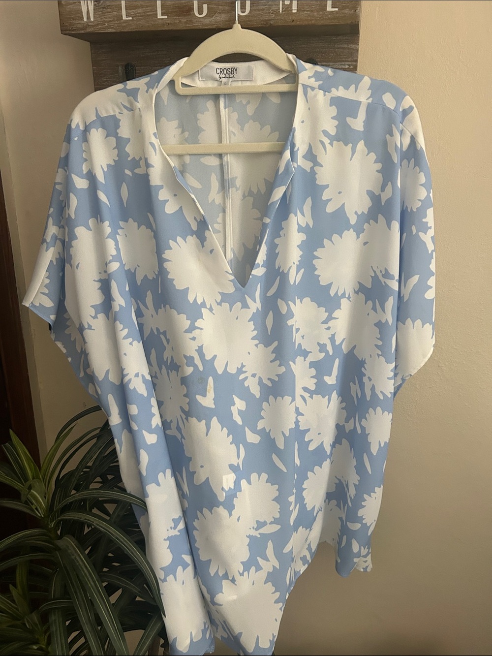 Maxine Tunic in the Blue Fern print by the brand Crosby by Mollie Burch. Size L
